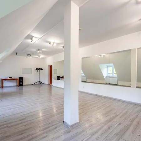 ホテル Diuna Beskidy - コルビエルフ